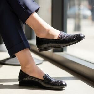 Clarks Everyday Timeless Women's Size 8.5M Shoes Black Croc Print Patent Leather